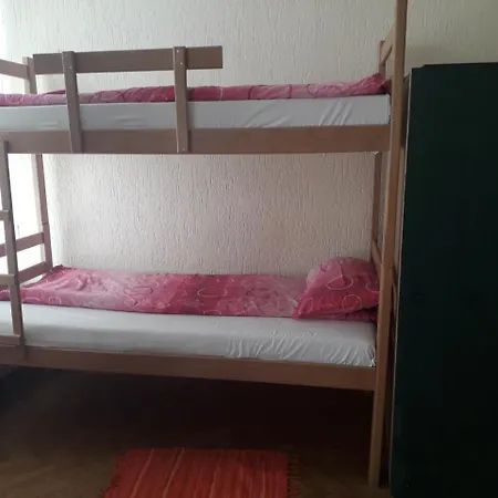 Hostel Yolo-2